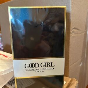 Carolina Herrera Black and Gold Packaging